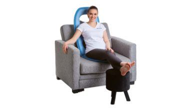 Uso do aplicador A11P para terapia confortável enquanto sentado. Ideal para resolver os seus problemas em casa.